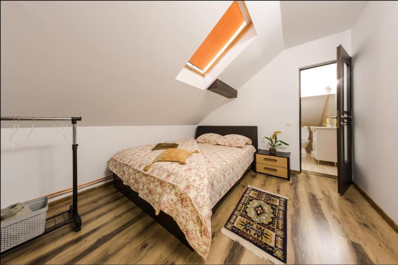 Casa De Vacanta Mirela Novaci-Străini Eksteriør bilde