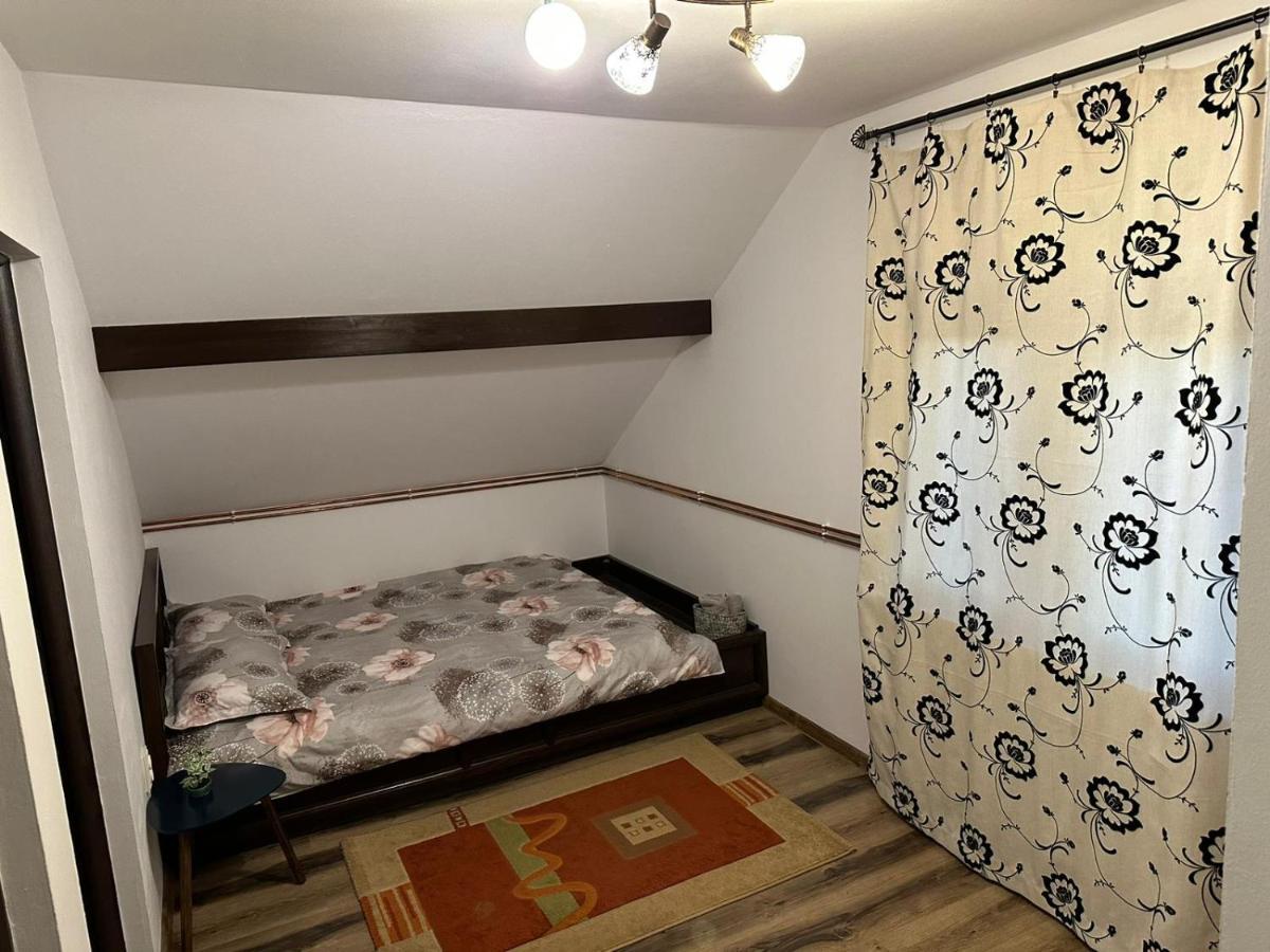 Casa De Vacanta Mirela Novaci-Străini Eksteriør bilde