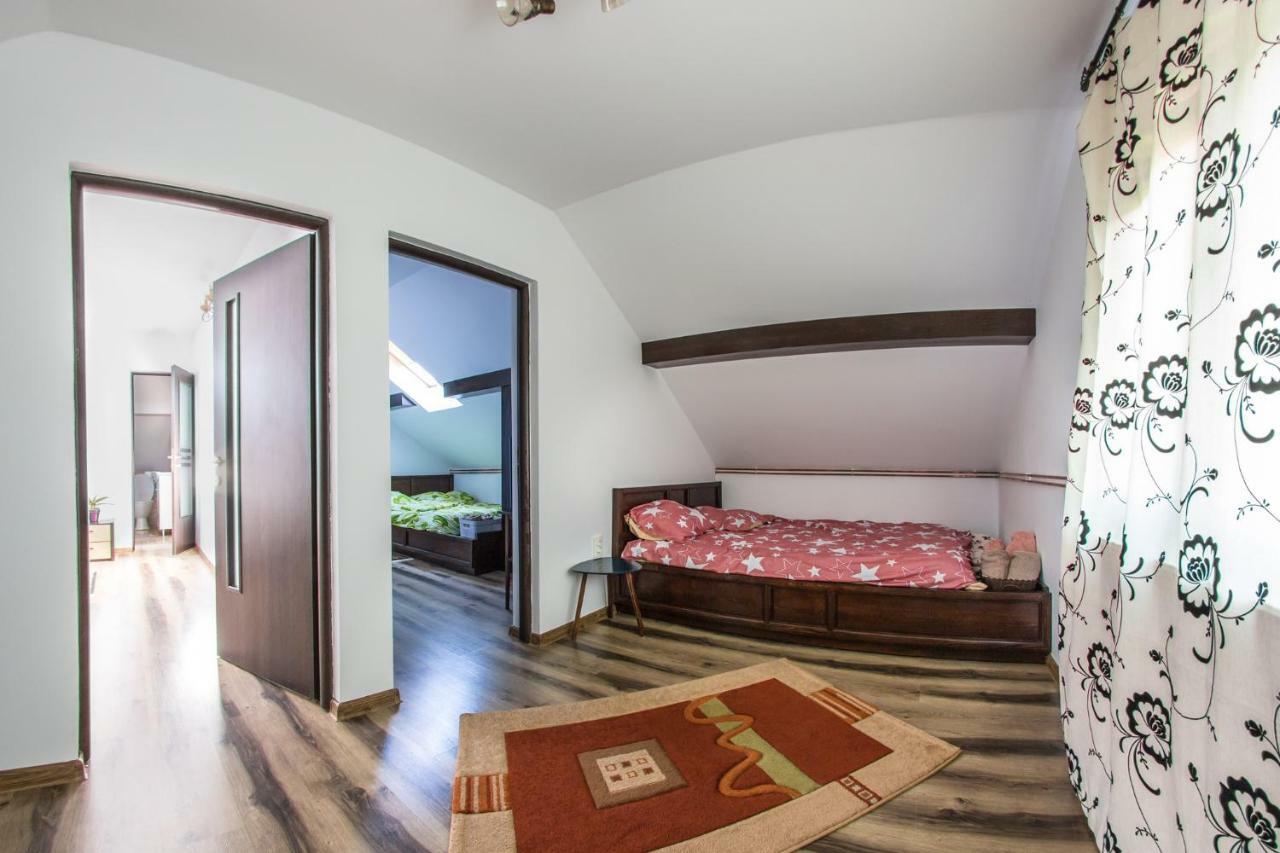 Casa De Vacanta Mirela Novaci-Străini Eksteriør bilde